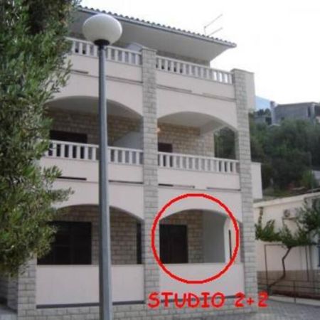 Studio Ground Floor With Terace Brela Extérieur photo